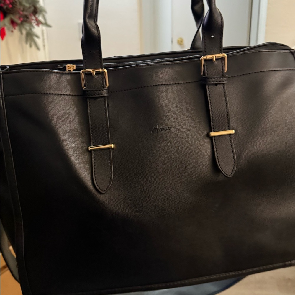 nOir Jewelry Black Leather Briefcase with Gold Accents